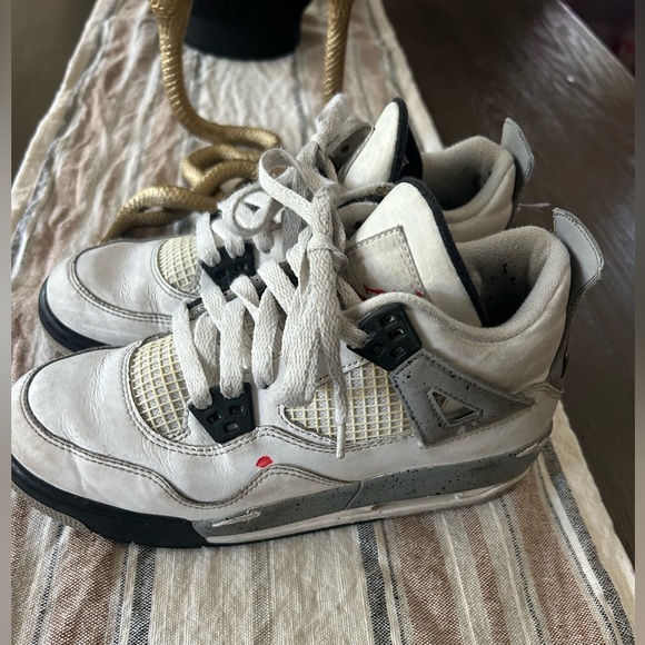 Air Jordan shoes size 4y - Picture 2 of 5